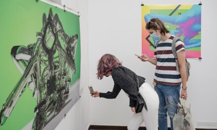 „Mizele principale pentru organizatorii expozițiilor NFT se află în zona familiarizării publicului cu arta multimedia”. Andrei Mateescu, galerist și artist vizual